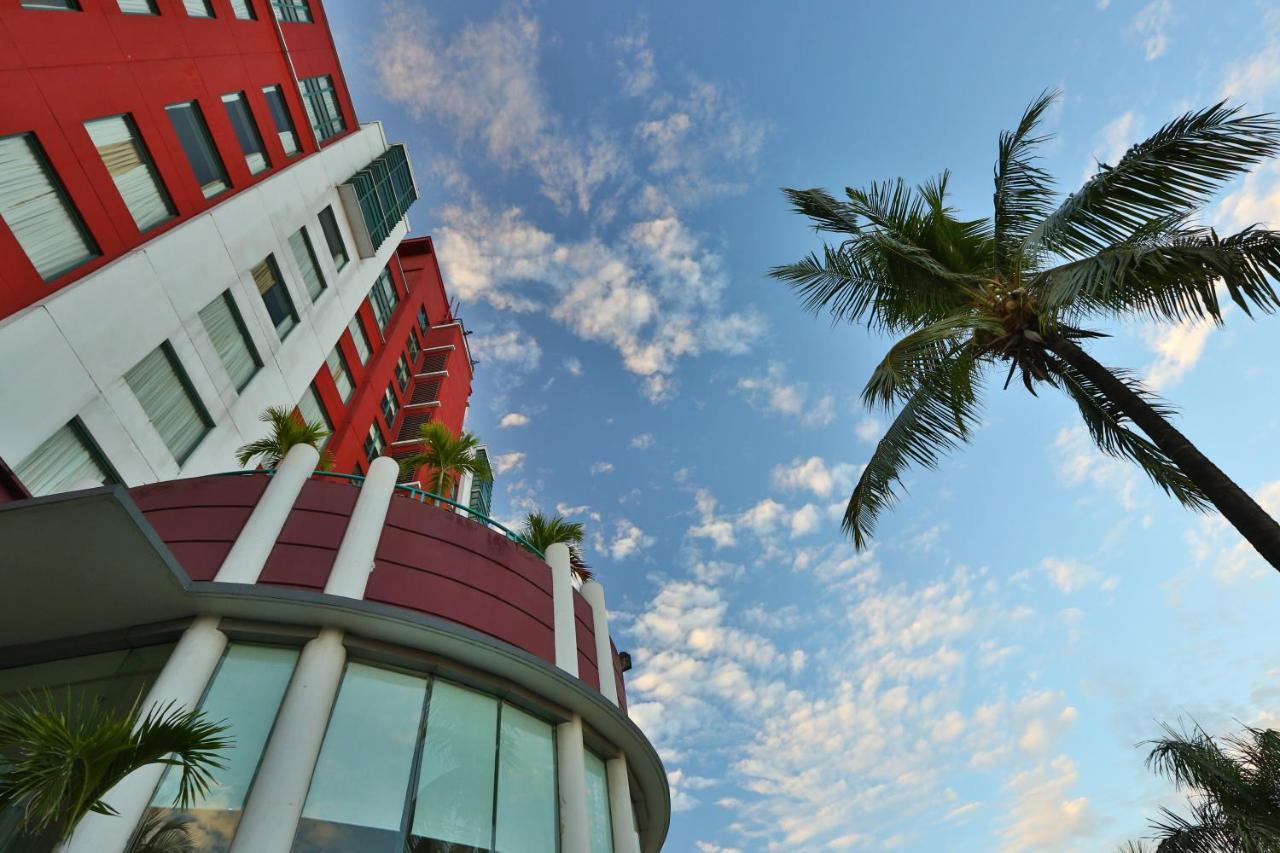 Aryaduta Makassar Esterno foto