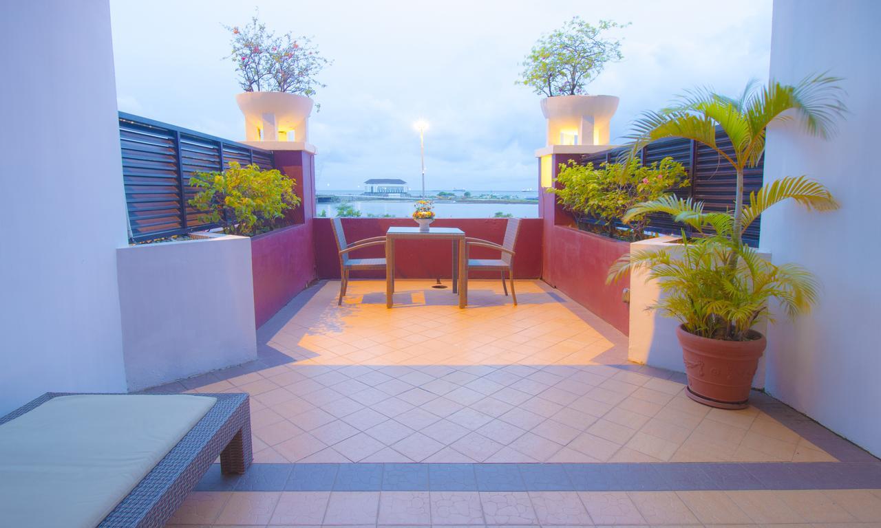 Aryaduta Makassar Esterno foto